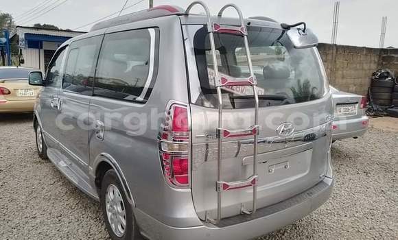 Ra Àlòkù Hyundai Starex (H-1) Silver Ọkọ̀ in Iwọn didun ni Oorun Ra Àlòkù Hyundai Starex (H-1) Silver Ọkọ̀ in Iwọn didun ni Oorun