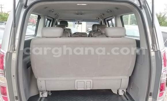 Ra Àlòkù Hyundai Starex (H-1) Silver Ọkọ̀ in Iwọn didun ni Oorun Ra Àlòkù Hyundai Starex (H-1) Silver Ọkọ̀ in Iwọn didun ni Oorun