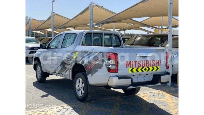 Big with watermark mitsubishi l200 ashanti import dubai 53716