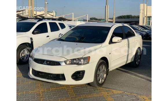Ra Imported Mitsubishi Lancer funfun Ọkọ̀ in Import - Dubai ni Ashanti Ra Imported Mitsubishi Lancer funfun Ọkọ̀ in Import - Dubai ni Ashanti