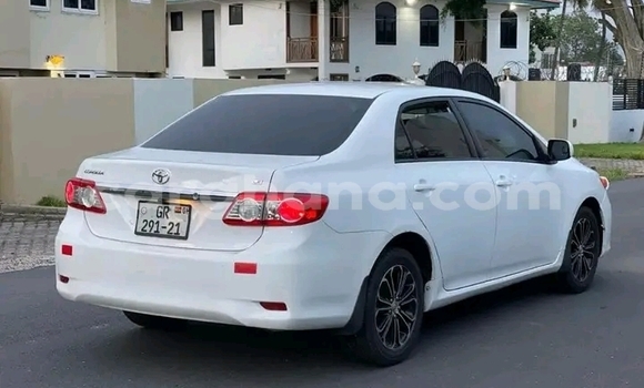 Sayi Na hannu Toyota Corolla White Mota in Accra a Greater Accra Sayi Na hannu Toyota Corolla White Mota in Accra a Greater Accra