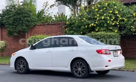 Sayi Na hannu Toyota Corolla White Mota in Accra a Greater Accra Sayi Na hannu Toyota Corolla White Mota in Accra a Greater Accra