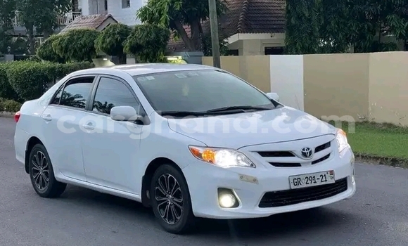 Sayi Na hannu Toyota Corolla White Mota in Accra a Greater Accra Sayi Na hannu Toyota Corolla White Mota in Accra a Greater Accra