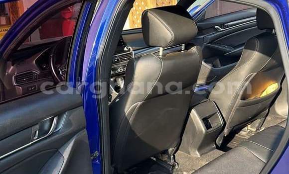 Ra Àlòkù Honda Accord Blue Ọkọ̀ in Iwọn didun ni Oorun Ra Àlòkù Honda Accord Blue Ọkọ̀ in Iwọn didun ni Oorun