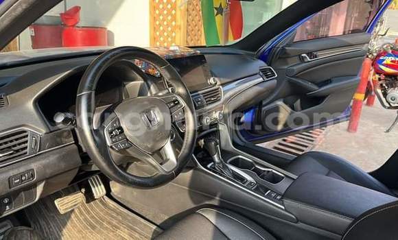 Ra Àlòkù Honda Accord Blue Ọkọ̀ in Iwọn didun ni Oorun Ra Àlòkù Honda Accord Blue Ọkọ̀ in Iwọn didun ni Oorun