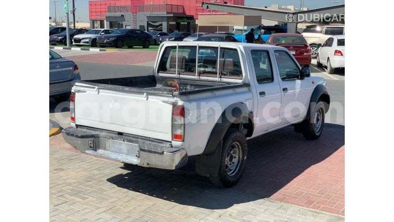 Big with watermark nissan pickup ashanti import dubai 53754