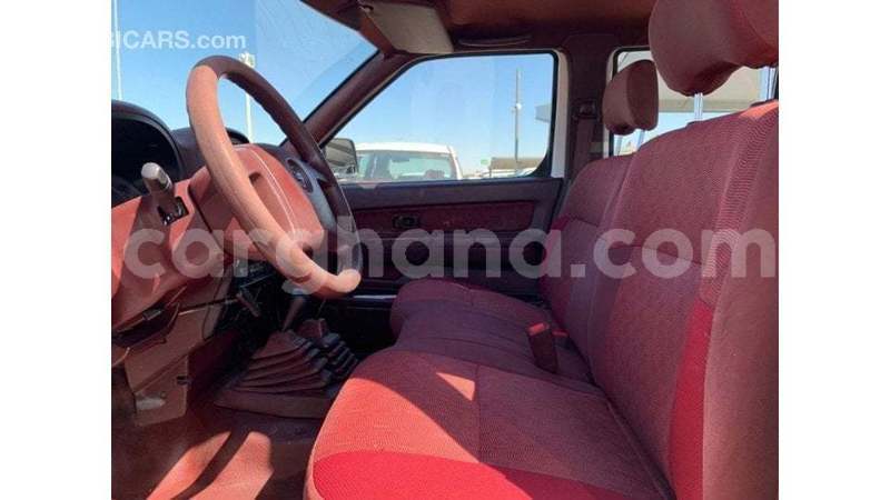 Big with watermark nissan pickup ashanti import dubai 53754