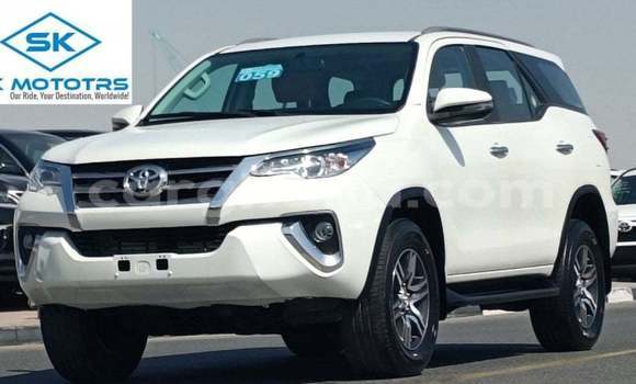 Sayi Imported Toyota Fortuner White Mota in Import - Dubai a Ashanti Sayi Imported Toyota Fortuner White Mota in Import - Dubai a Ashanti