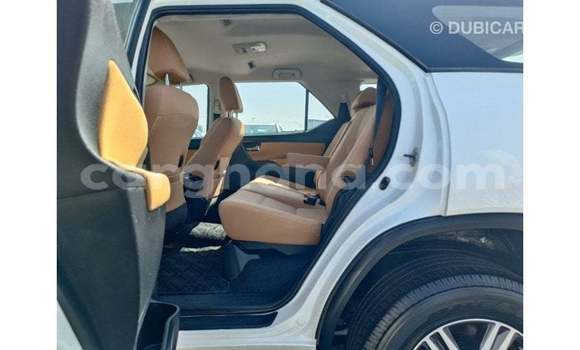 Sayi Imported Toyota Fortuner White Mota in Import - Dubai a Ashanti Sayi Imported Toyota Fortuner White Mota in Import - Dubai a Ashanti