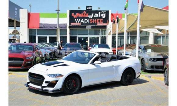 Ra Imported Ford Mustang funfun Ọkọ̀ in Import - Dubai ni Ashanti