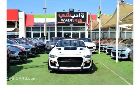 Ra Imported Ford Mustang funfun Ọkọ̀ in Import - Dubai ni Ashanti Ra Imported Ford Mustang funfun Ọkọ̀ in Import - Dubai ni Ashanti