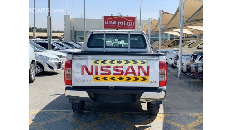 Big with watermark nissan navara ashanti import dubai 53776