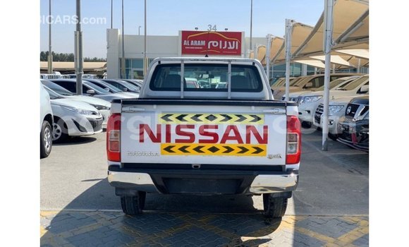 Sayi Imported Nissan Navara White Mota in Import - Dubai a Ashanti Sayi Imported Nissan Navara White Mota in Import - Dubai a Ashanti
