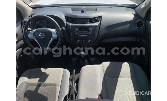 Sayi Imported Nissan Navara White Mota in Import - Dubai a Ashanti Sayi Imported Nissan Navara White Mota in Import - Dubai a Ashanti