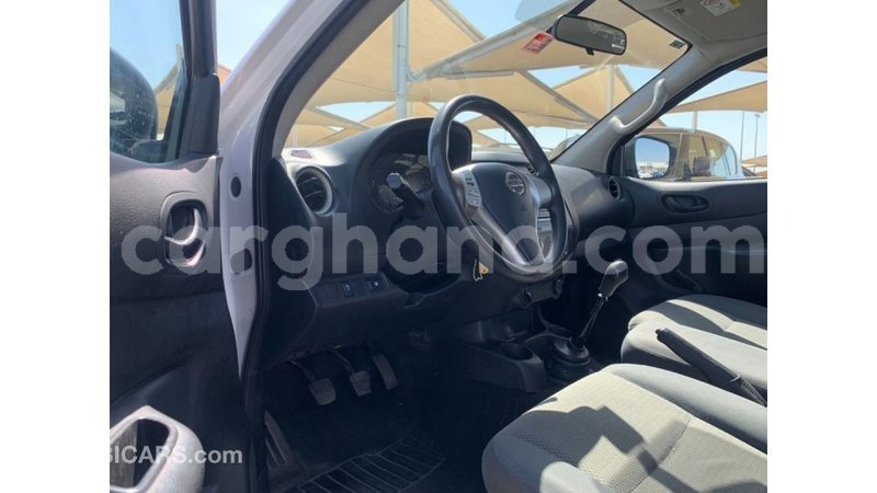 Big with watermark nissan navara ashanti import dubai 53776