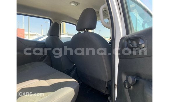 Sayi Imported Nissan Navara White Mota in Import - Dubai a Ashanti Sayi Imported Nissan Navara White Mota in Import - Dubai a Ashanti