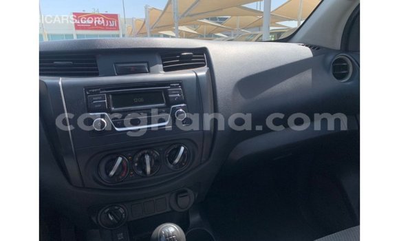 Sayi Imported Nissan Navara White Mota in Import - Dubai a Ashanti Sayi Imported Nissan Navara White Mota in Import - Dubai a Ashanti