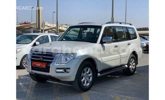 Buy Import Mitsubishi Pajero White Car in Import - Dubai in Ashanti Buy Import Mitsubishi Pajero White Car in Import - Dubai in Ashanti