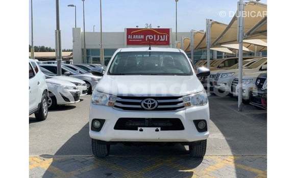 Sayi Imported Toyota Hilux White Mota in Import - Dubai a Ashanti Sayi Imported Toyota Hilux White Mota in Import - Dubai a Ashanti