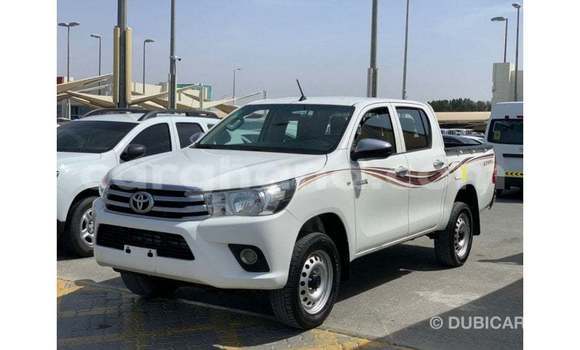 Sayi Imported Toyota Hilux White Mota in Import - Dubai a Ashanti Sayi Imported Toyota Hilux White Mota in Import - Dubai a Ashanti