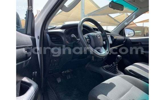 Sayi Imported Toyota Hilux White Mota in Import - Dubai a Ashanti Sayi Imported Toyota Hilux White Mota in Import - Dubai a Ashanti
