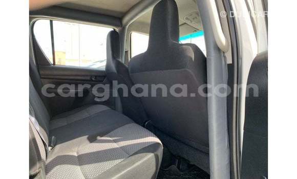 Sayi Imported Toyota Hilux White Mota in Import - Dubai a Ashanti Sayi Imported Toyota Hilux White Mota in Import - Dubai a Ashanti