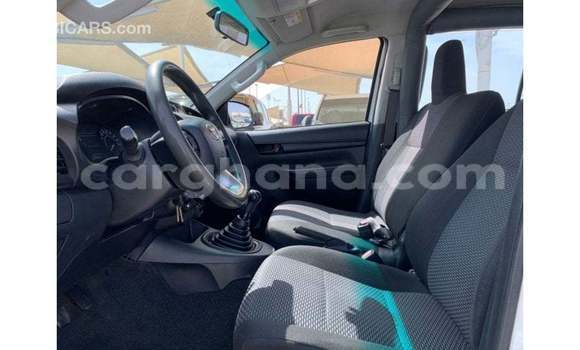 Sayi Imported Toyota Hilux White Mota in Import - Dubai a Ashanti Sayi Imported Toyota Hilux White Mota in Import - Dubai a Ashanti