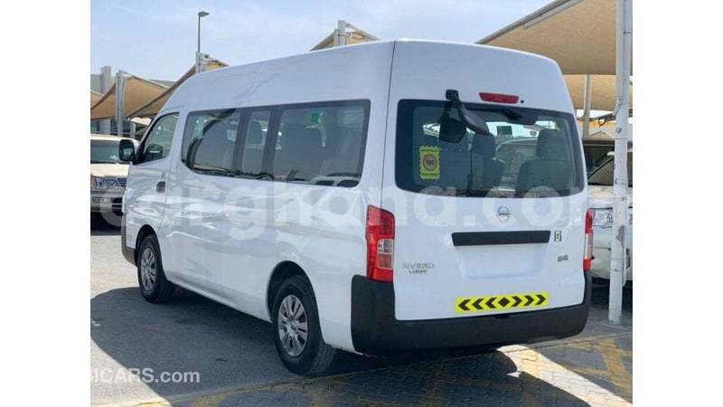 Big with watermark nissan urvan ashanti import dubai 53782