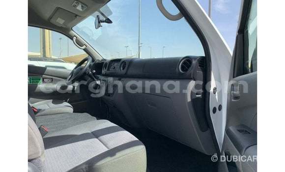 Ra Imported Nissan Urvan funfun Ọkọ̀ in Import - Dubai ni Ashanti Ra Imported Nissan Urvan funfun Ọkọ̀ in Import - Dubai ni Ashanti