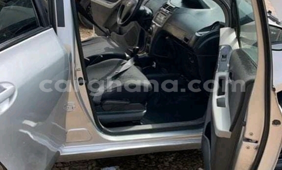 Ra Àlòkù Toyota Vitz funfun Ọkọ̀ in Accra ni Greater Accra Ra Àlòkù Toyota Vitz funfun Ọkọ̀ in Accra ni Greater Accra