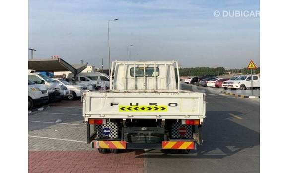 Ra Imported Mitsubishi Carisma funfun Ọkọ̀ in Import - Dubai ni Ashanti Ra Imported Mitsubishi Carisma funfun Ọkọ̀ in Import - Dubai ni Ashanti