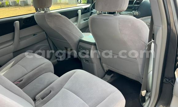 Ra Àlòkù Toyota Highlander Alagara Ọkọ̀ in Iwọn didun ni Oorun Ra Àlòkù Toyota Highlander Alagara Ọkọ̀ in Iwọn didun ni Oorun