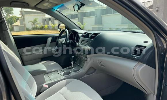 Ra Àlòkù Toyota Highlander Alagara Ọkọ̀ in Iwọn didun ni Oorun Ra Àlòkù Toyota Highlander Alagara Ọkọ̀ in Iwọn didun ni Oorun
