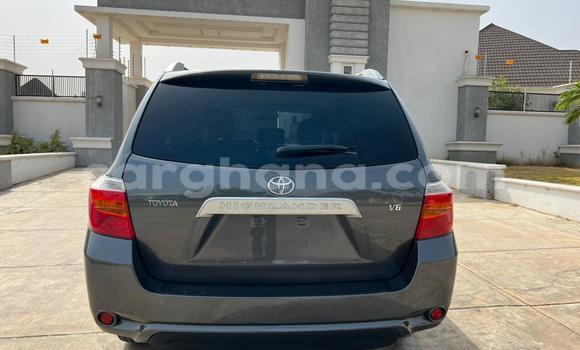 Ra Àlòkù Toyota Highlander Alagara Ọkọ̀ in Iwọn didun ni Oorun Ra Àlòkù Toyota Highlander Alagara Ọkọ̀ in Iwọn didun ni Oorun