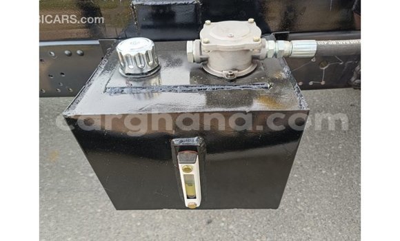 Buy Import Mitsubishi Carisma White Car in Import - Dubai in Ashanti Buy Import Mitsubishi Carisma White Car in Import - Dubai in Ashanti