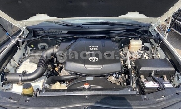 Ra Àlòkù Toyota Land Cruiser funfun Ọkọ̀ in Accra ni Greater Accra Ra Àlòkù Toyota Land Cruiser funfun Ọkọ̀ in Accra ni Greater Accra