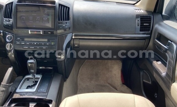 Ra Àlòkù Toyota Land Cruiser funfun Ọkọ̀ in Accra ni Greater Accra Ra Àlòkù Toyota Land Cruiser funfun Ọkọ̀ in Accra ni Greater Accra