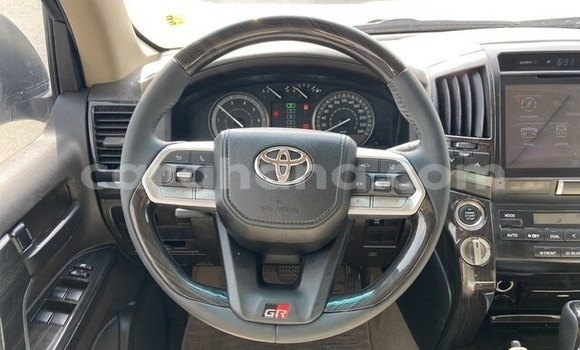 Ra Àlòkù Toyota Land Cruiser funfun Ọkọ̀ in Accra ni Greater Accra Ra Àlòkù Toyota Land Cruiser funfun Ọkọ̀ in Accra ni Greater Accra