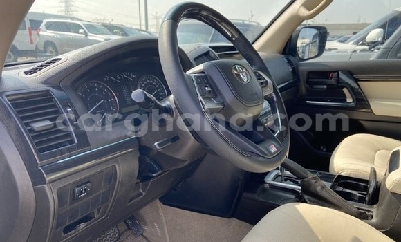 Ra Àlòkù Toyota Land Cruiser funfun Ọkọ̀ in Accra ni Greater Accra Ra Àlòkù Toyota Land Cruiser funfun Ọkọ̀ in Accra ni Greater Accra