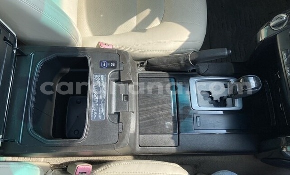 Ra Àlòkù Toyota Land Cruiser funfun Ọkọ̀ in Accra ni Greater Accra Ra Àlòkù Toyota Land Cruiser funfun Ọkọ̀ in Accra ni Greater Accra