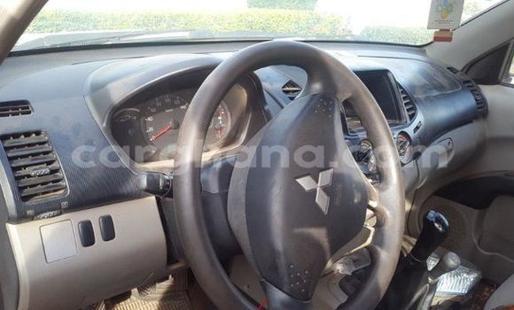 Buy Used Mitsubishi L200 White Car in Kumasi in Ashanti