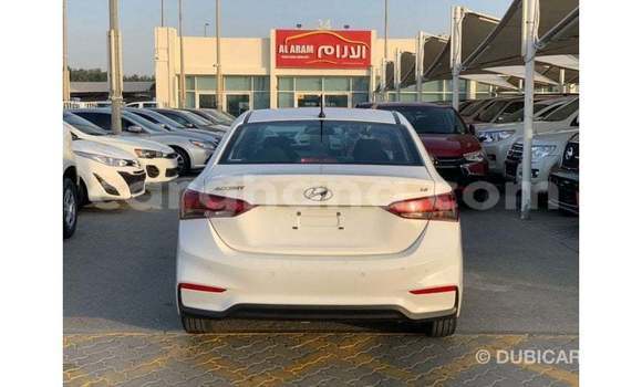 Ra Imported Hyundai Accent funfun Ọkọ̀ in Import - Dubai ni Ashanti Ra Imported Hyundai Accent funfun Ọkọ̀ in Import - Dubai ni Ashanti