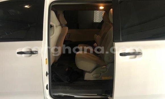 Sayi Na hannu Toyota Sienna White Mota in Accra a Greater Accra Sayi Na hannu Toyota Sienna White Mota in Accra a Greater Accra
