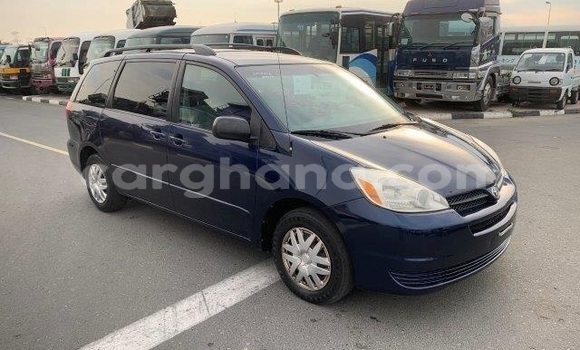 Buy Used Toyota Sienna Blue Car in Accra in Greater Accra Buy Used Toyota Sienna Blue Car in Accra in Greater Accra