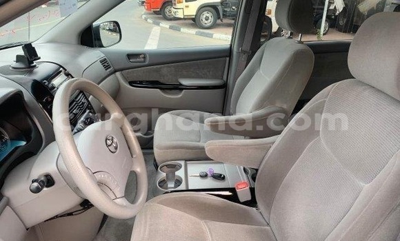 Buy Used Toyota Sienna Blue Car in Accra in Greater Accra Buy Used Toyota Sienna Blue Car in Accra in Greater Accra