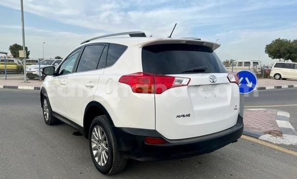 Buy Used Toyota RAV4 White Car in Accra in Greater Accra Buy Used Toyota RAV4 White Car in Accra in Greater Accra