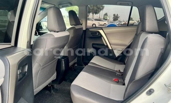 Buy Used Toyota RAV4 White Car in Accra in Greater Accra Buy Used Toyota RAV4 White Car in Accra in Greater Accra