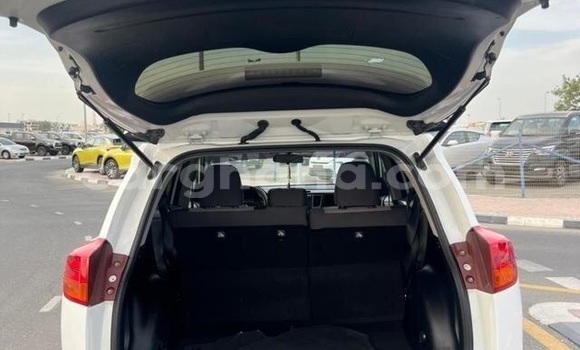 Buy Used Toyota RAV4 White Car in Accra in Greater Accra Buy Used Toyota RAV4 White Car in Accra in Greater Accra