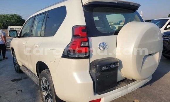 Ra Àlòkù Toyota Land Cruiser Prado funfun Ọkọ̀ in Accra ni Greater Accra Ra Àlòkù Toyota Land Cruiser Prado funfun Ọkọ̀ in Accra ni Greater Accra