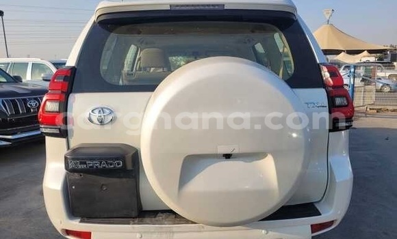 Ra Àlòkù Toyota Land Cruiser Prado funfun Ọkọ̀ in Accra ni Greater Accra Ra Àlòkù Toyota Land Cruiser Prado funfun Ọkọ̀ in Accra ni Greater Accra